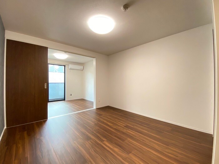 物件内観写真10　(居室)