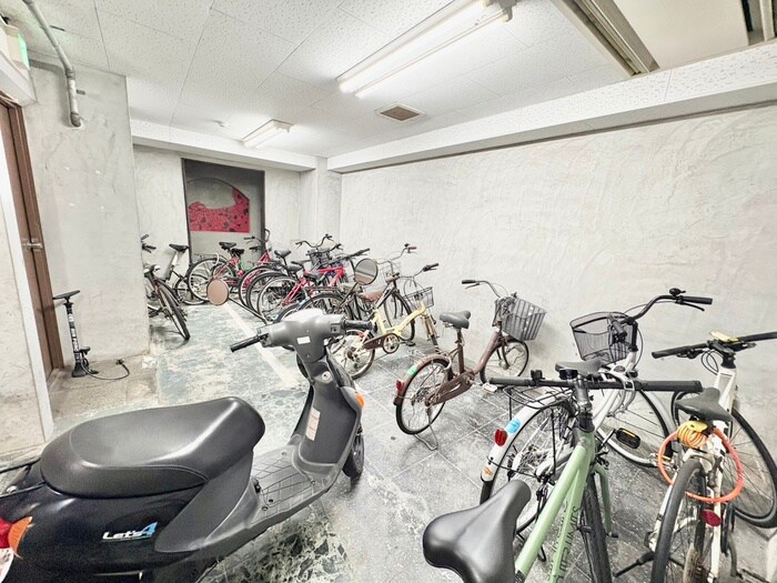 物件外観写真6　(駐輪場)