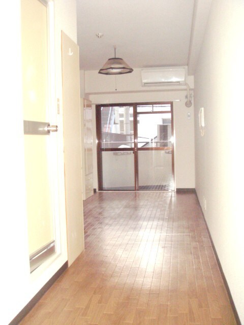 物件内観写真10　(廊下)