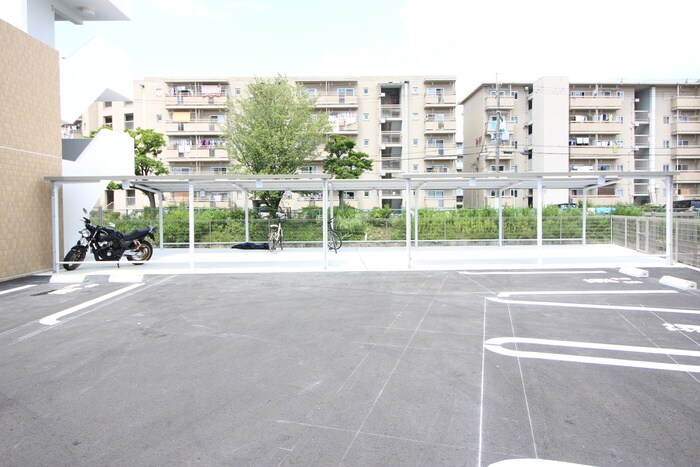 物件外観写真5　(駐輪場)