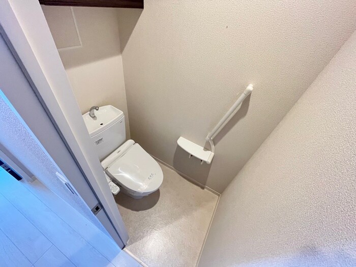 物件内観写真14　(トイレ)