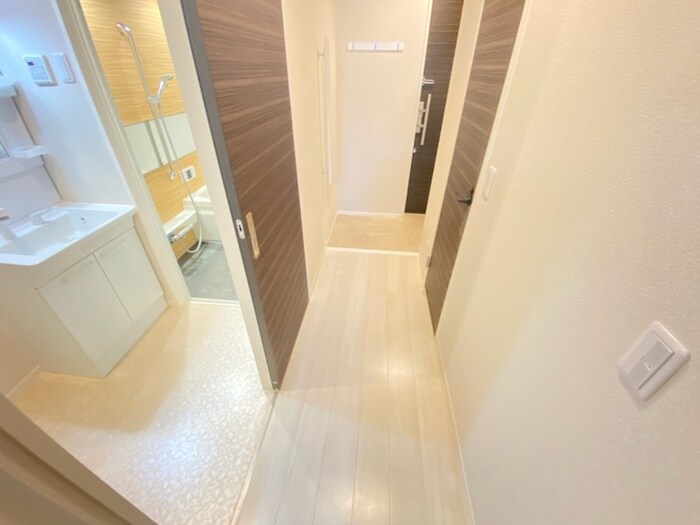 物件内観写真21　(廊下)