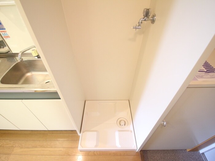 物件内観写真16　(洗濯機置場)