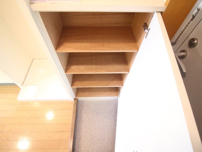 物件内観写真18　(靴箱)