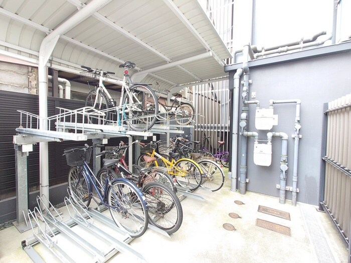 物件外観写真3　(駐輪場)