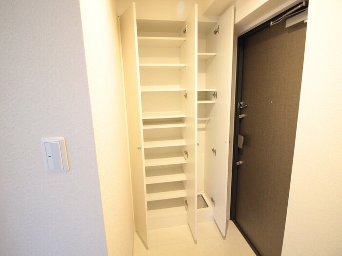 物件内観写真16　(靴箱)