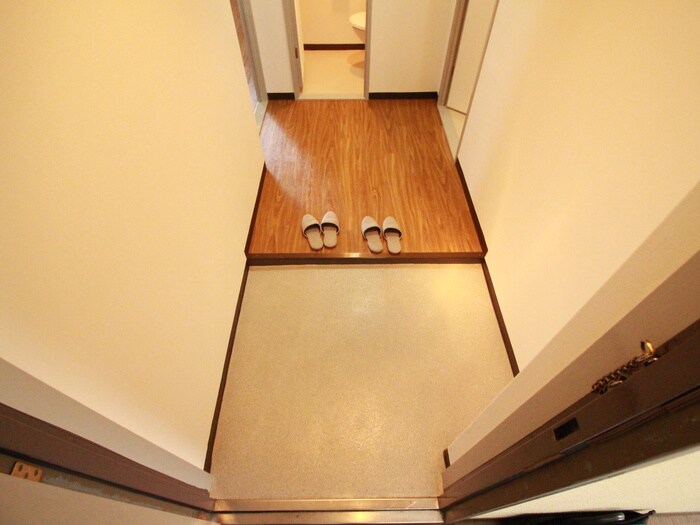 物件内観写真7　(玄関)