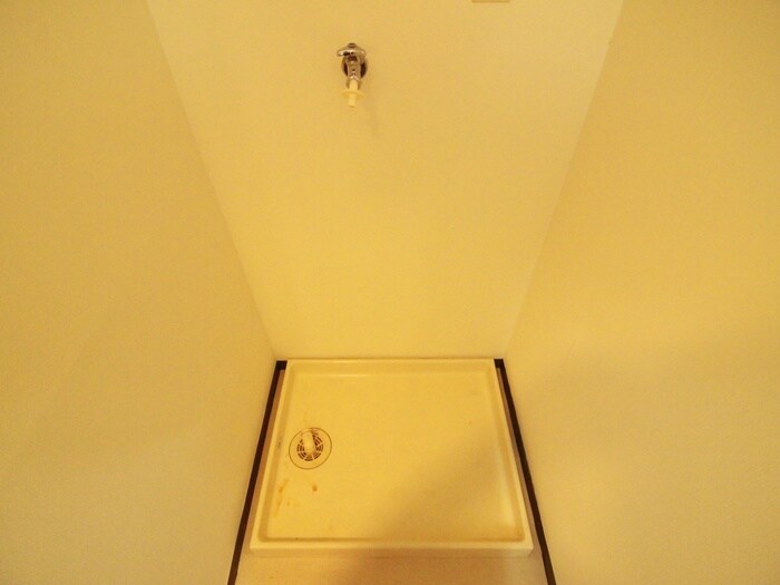 物件内観写真10　(洗濯機置場)