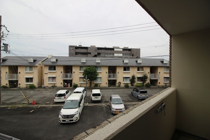 物件内観写真16　(室内からの展望)