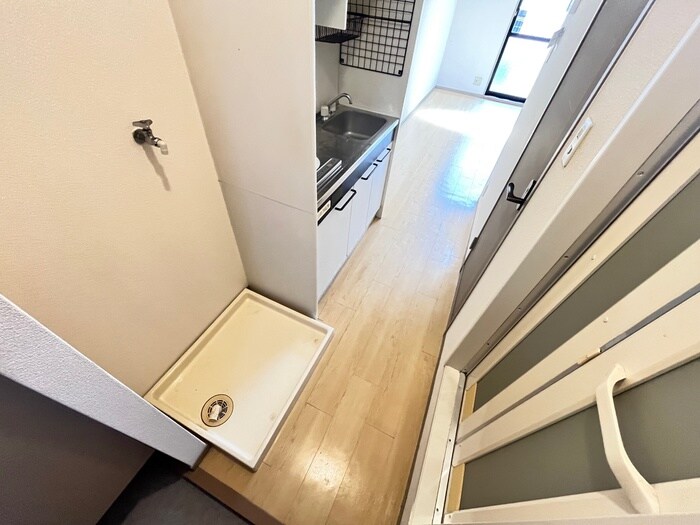 物件内観写真10　(洗濯機置場)