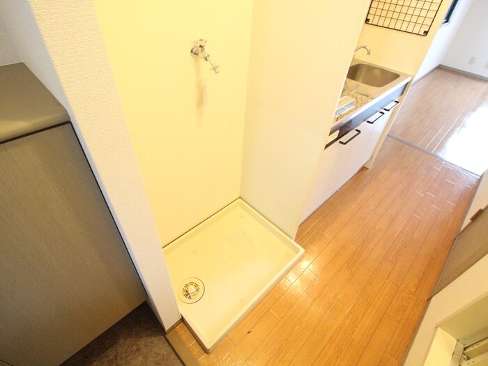 物件内観写真14　(洗濯機置場)