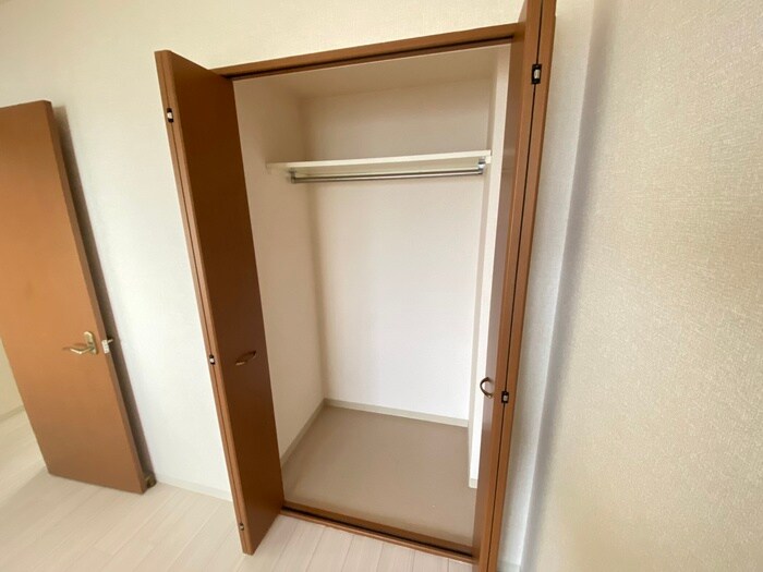物件内観写真13　(収納)