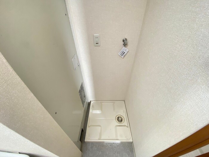 物件内観写真20　(洗濯機置場)