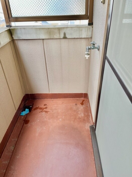 物件内観写真16　(洗濯機置場)