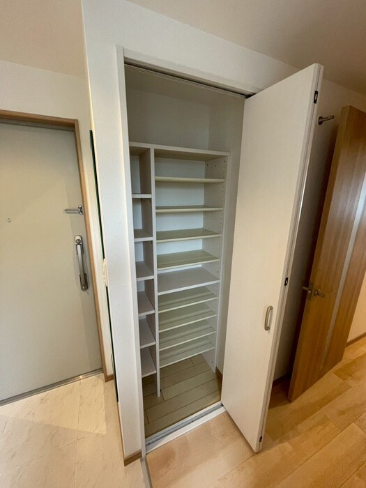 物件内観写真16　(靴箱)