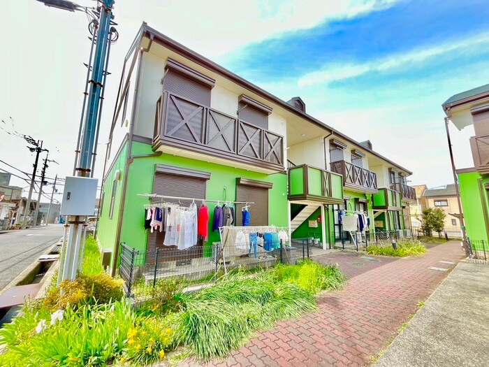 物件外観写真6　(エントランス部分)