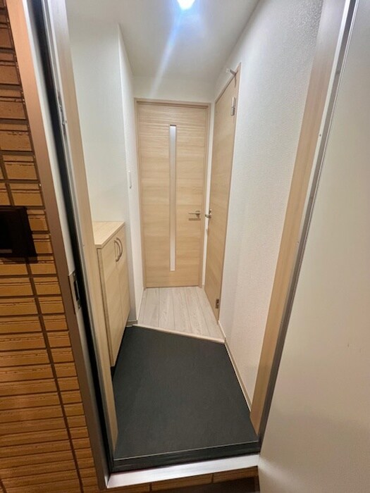 物件内観写真8　(玄関)