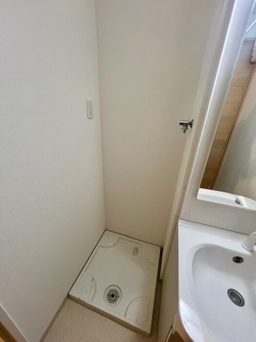 物件内観写真12　(洗濯機置場)