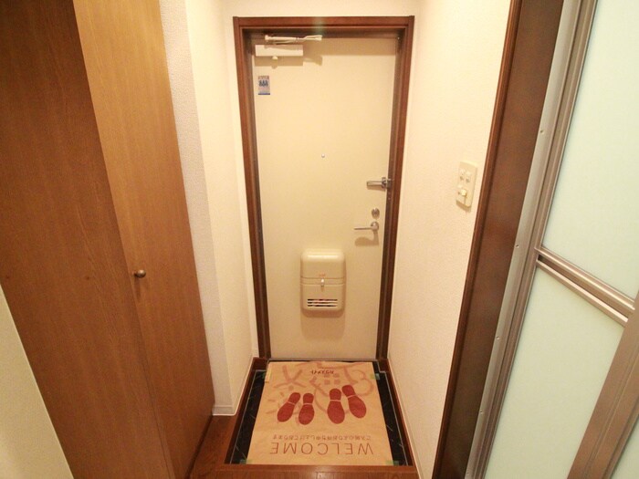 物件内観写真17　(玄関)