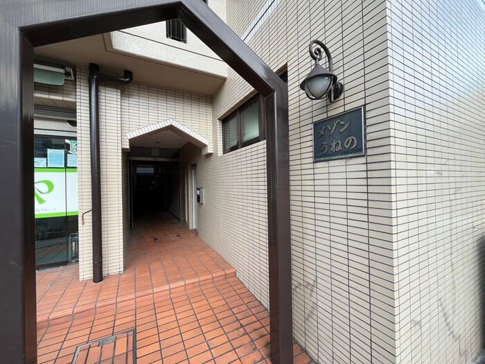 物件外観写真4　(エントランス部分)