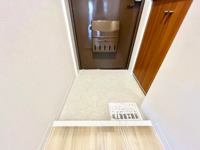 物件内観写真17　(玄関)