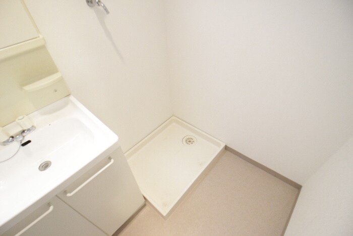 物件内観写真13　(洗濯機置場)