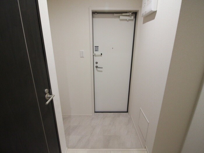 物件内観写真11　(玄関)