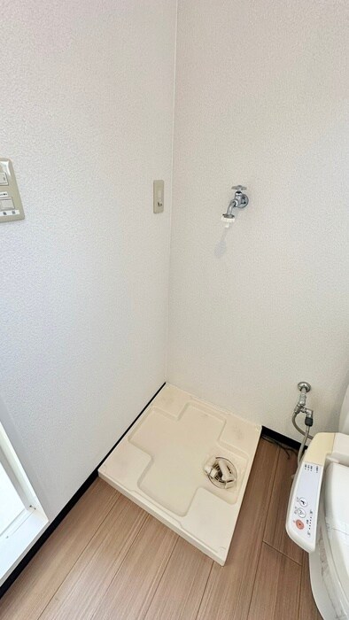 物件内観写真14　(洗濯機置場)