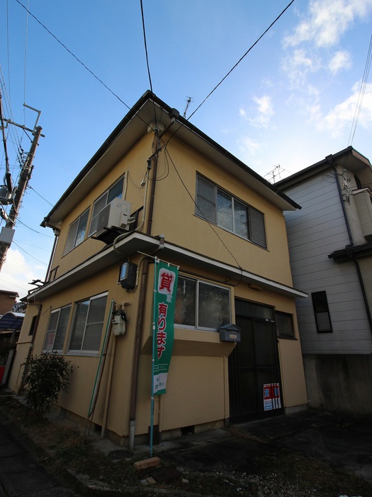 鳴滝川西町貸家