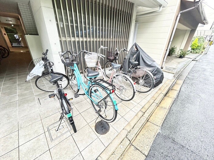 物件外観写真6　(駐輪場)