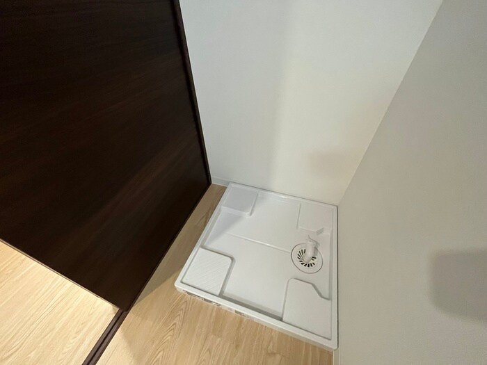 物件内観写真16　(洗濯機置場)