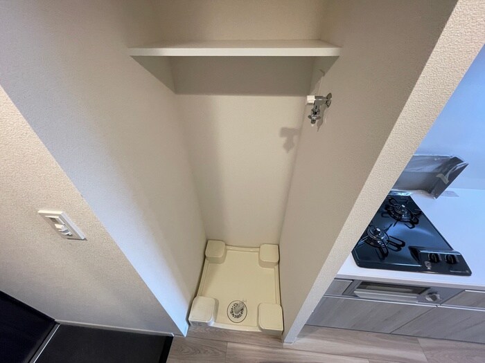 物件内観写真16　(洗濯機置場)