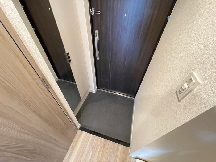 物件内観写真17　(玄関)
