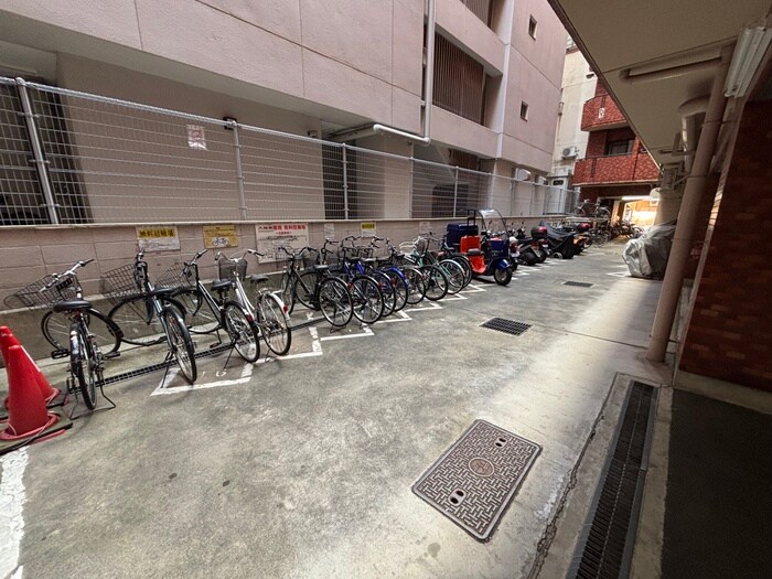 物件外観写真6　(駐輪場)