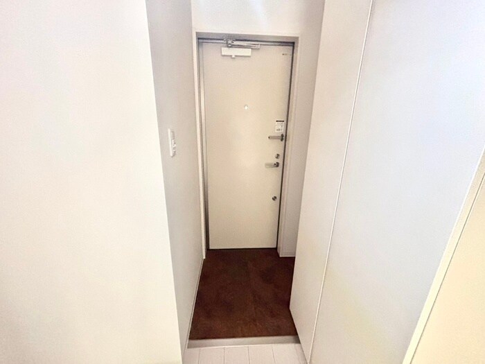 物件内観写真12　(玄関)