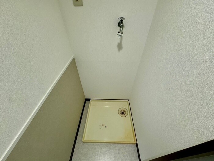 物件内観写真14　(洗濯機置場)