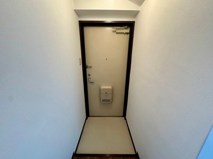 物件内観写真15　(玄関)