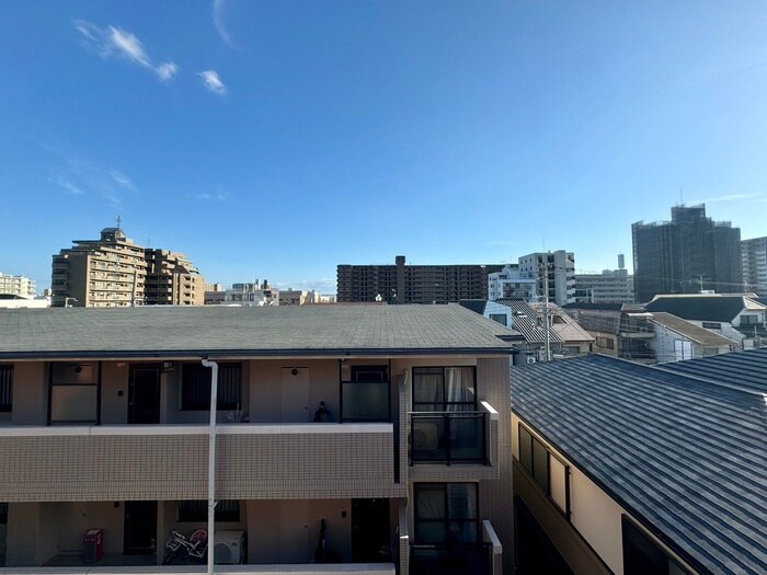 物件内観写真17　(室内からの展望)