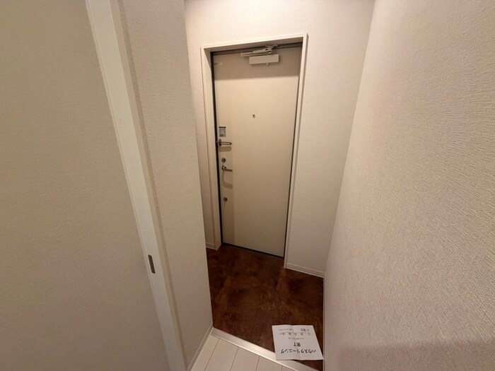 物件内観写真18　(玄関)