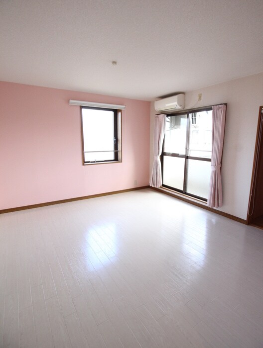 物件内観写真4　(居室)