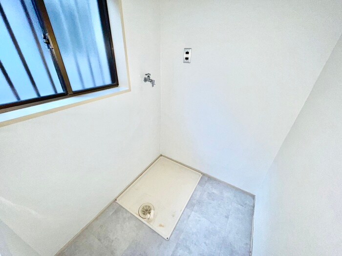 物件内観写真15　(洗濯機置場)