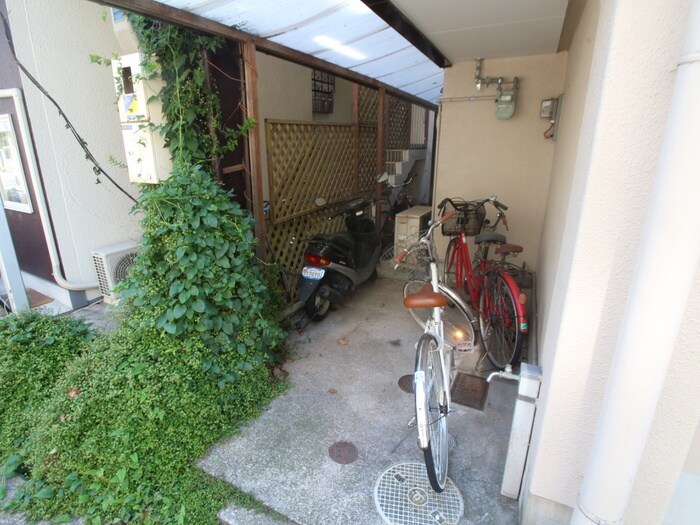 物件外観写真6　(駐輪場)
