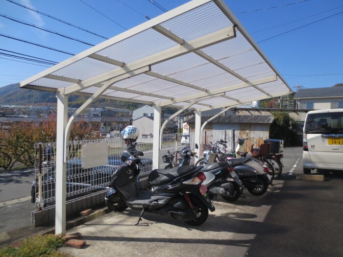 物件外観写真2　(駐輪場)