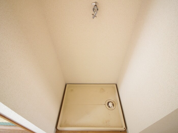 物件内観写真17　(洗濯機置場)