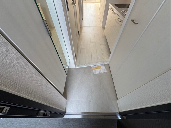 物件内観写真18　(玄関)