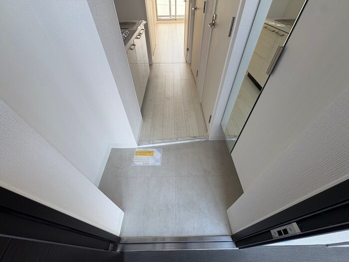 物件内観写真18　(玄関)