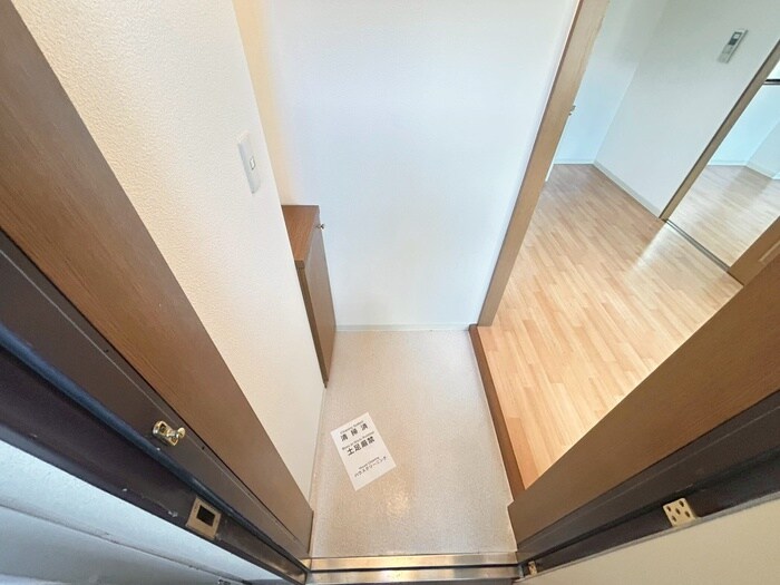 物件内観写真14　(玄関)