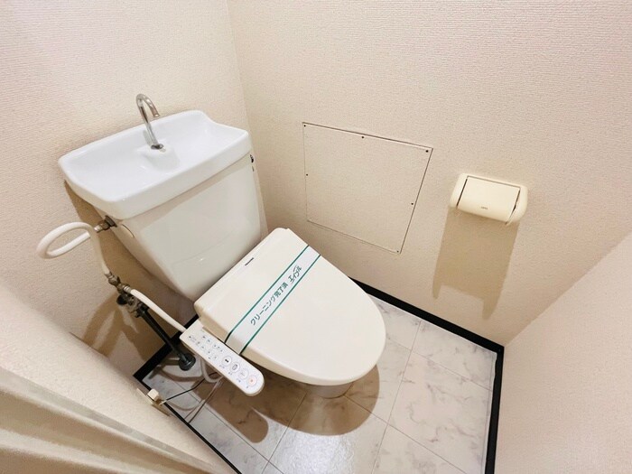 物件内観写真12　(トイレ)