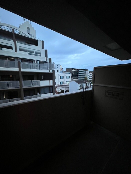 物件内観写真16　(室内からの展望)