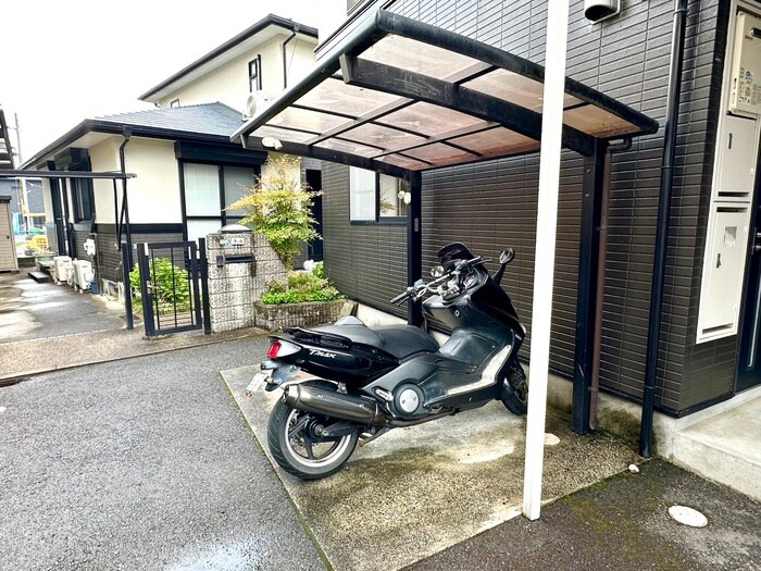 物件外観写真3　(駐輪場)